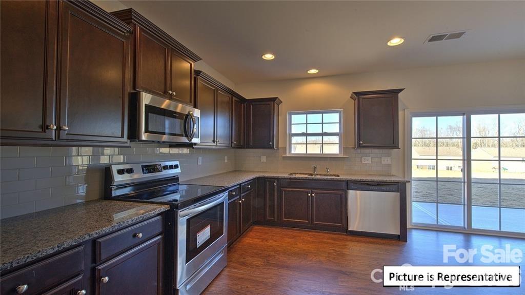 3133 Platinum Pointe Drive Property Photo 18