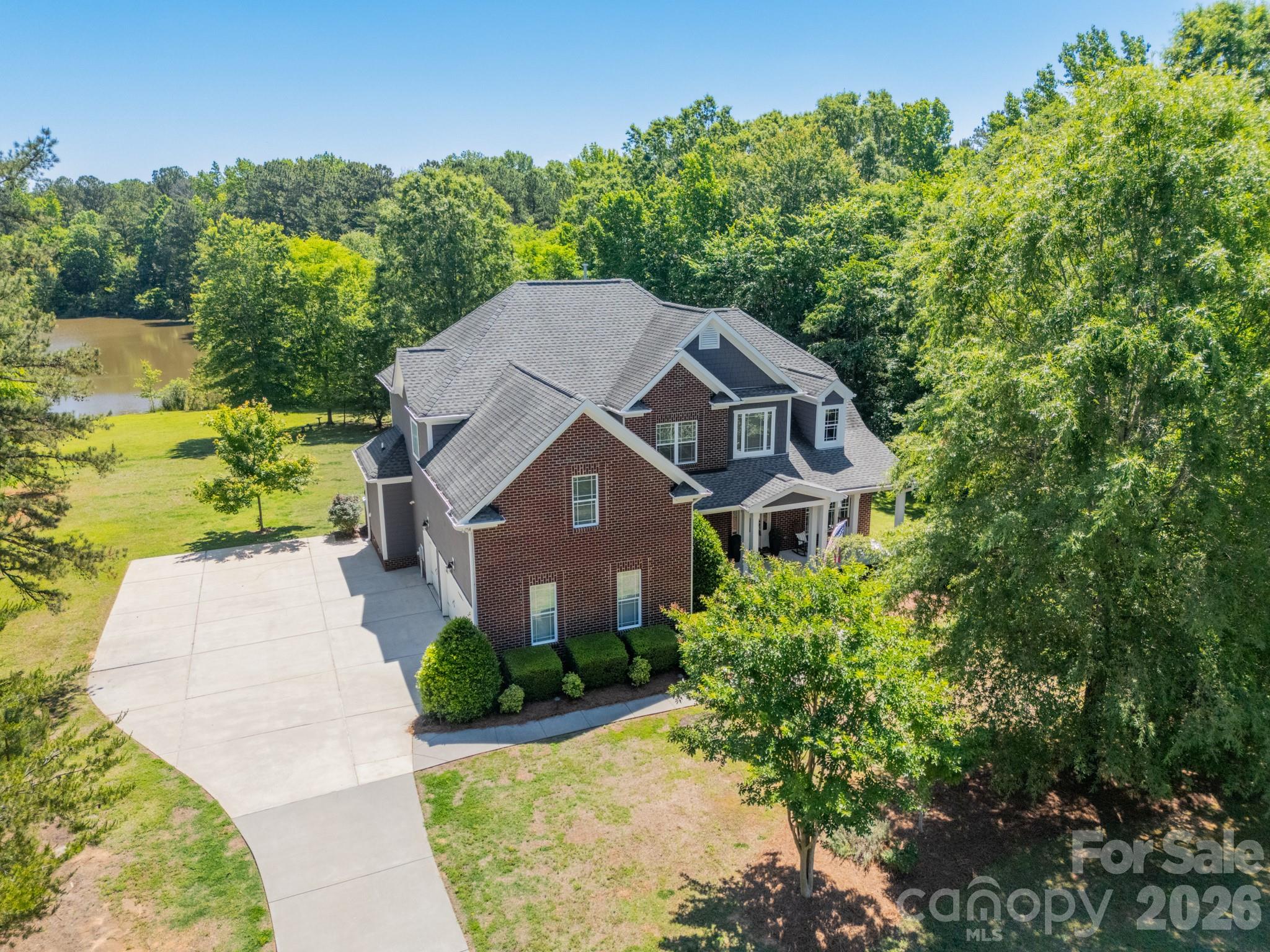 188 Carolina Crossing Drive Property Photo 2