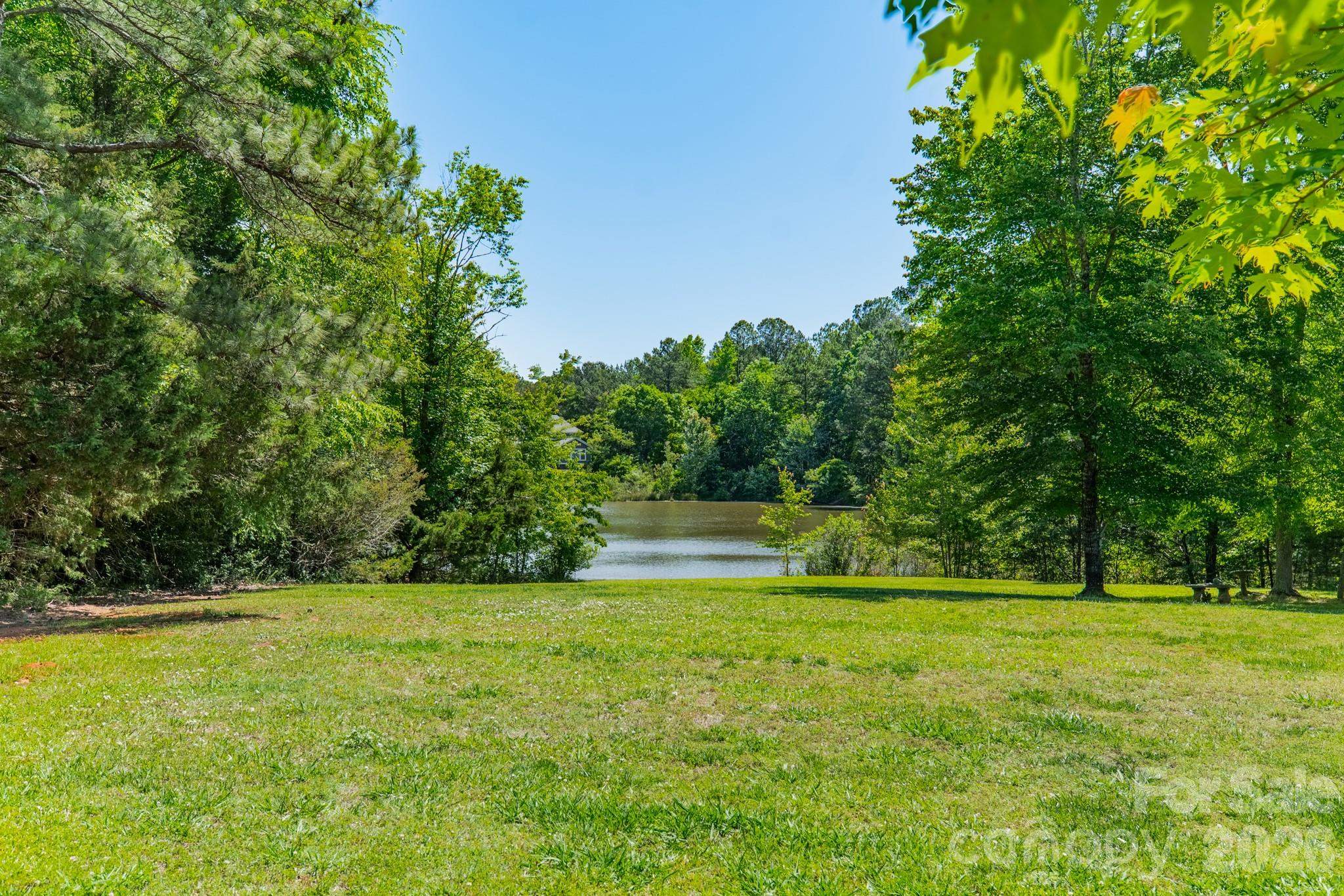 188 Carolina Crossing Drive Property Photo 3