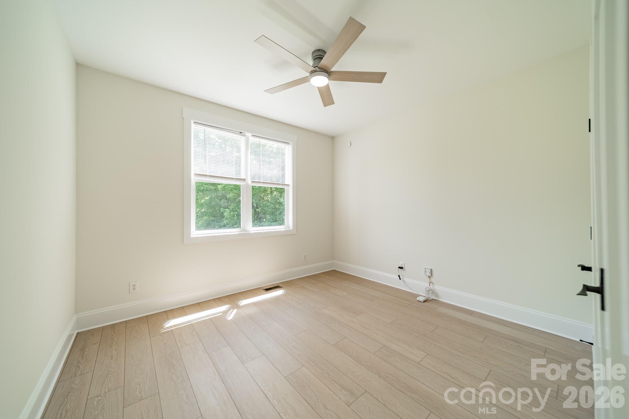 188 Carolina Crossing Drive Property Photo 23