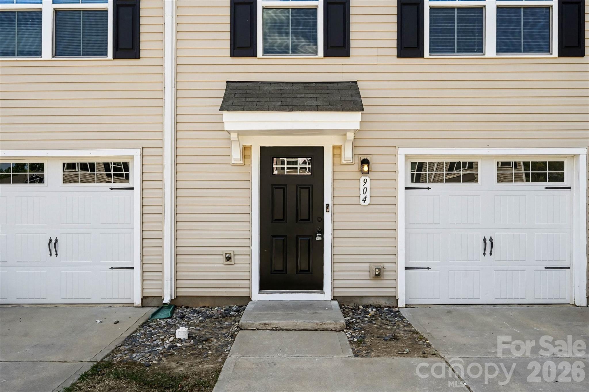 904 Taybyn Road Property Photo 5