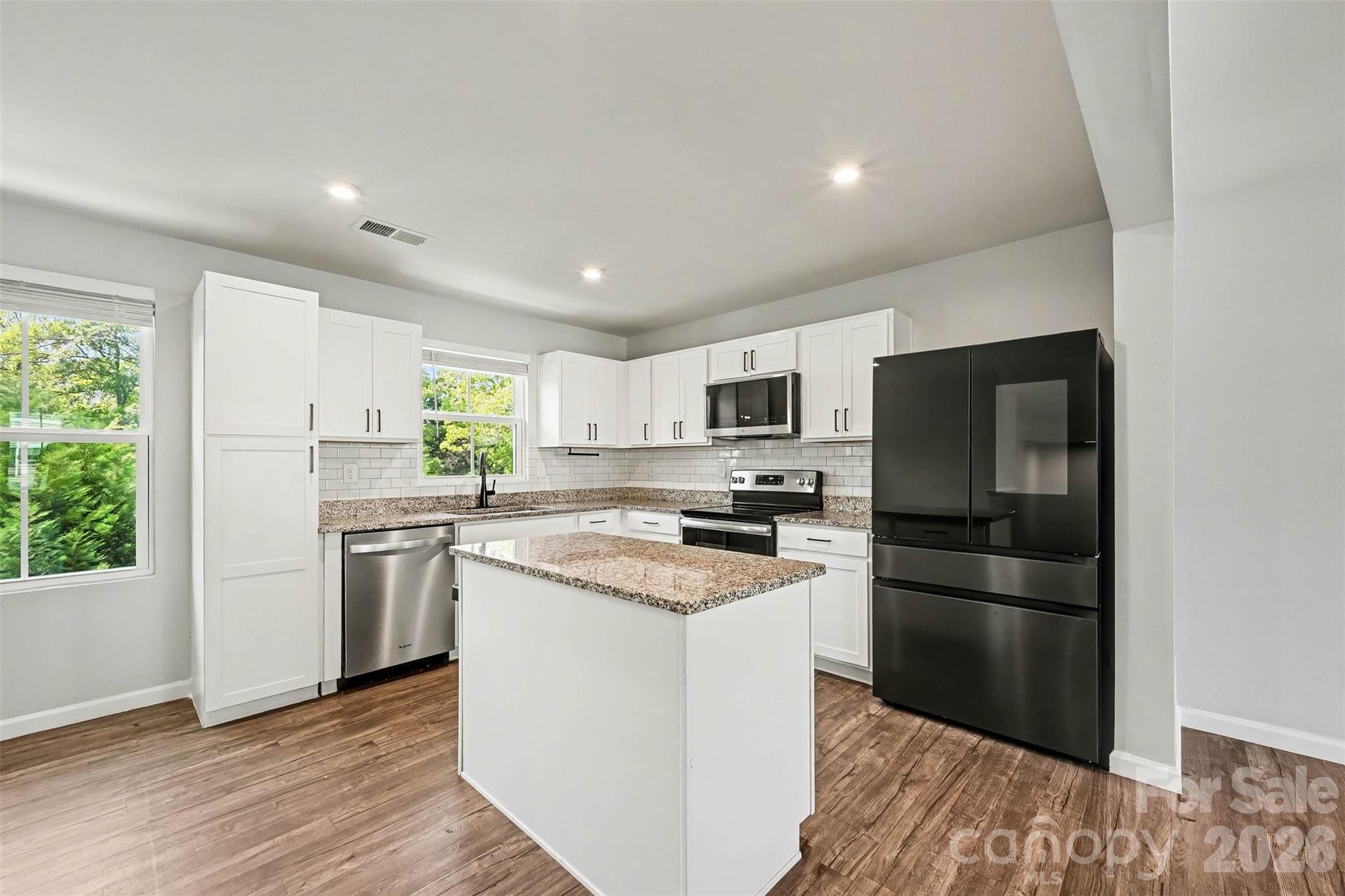 904 Taybyn Road Property Photo 11