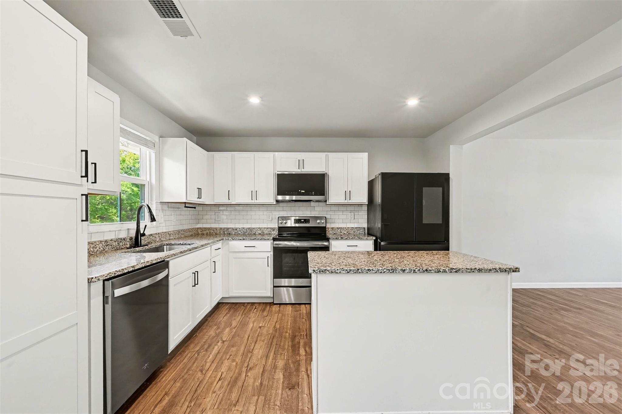 904 Taybyn Road Property Photo 12