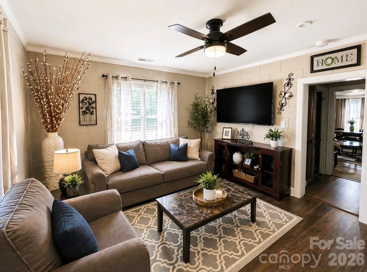 104 N Branch Street Property Photo 2