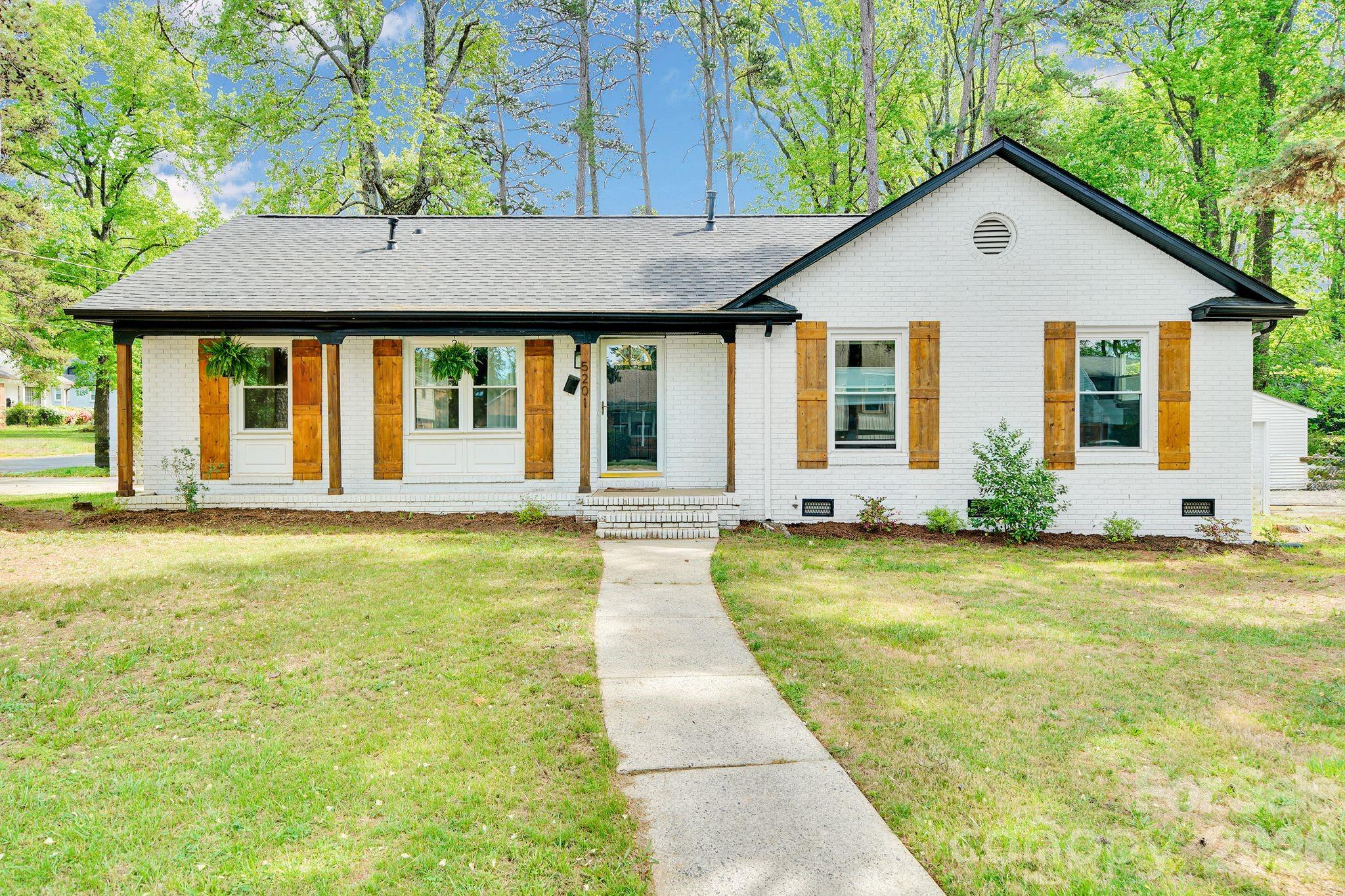 5201 Amity Place Property Photo 1
