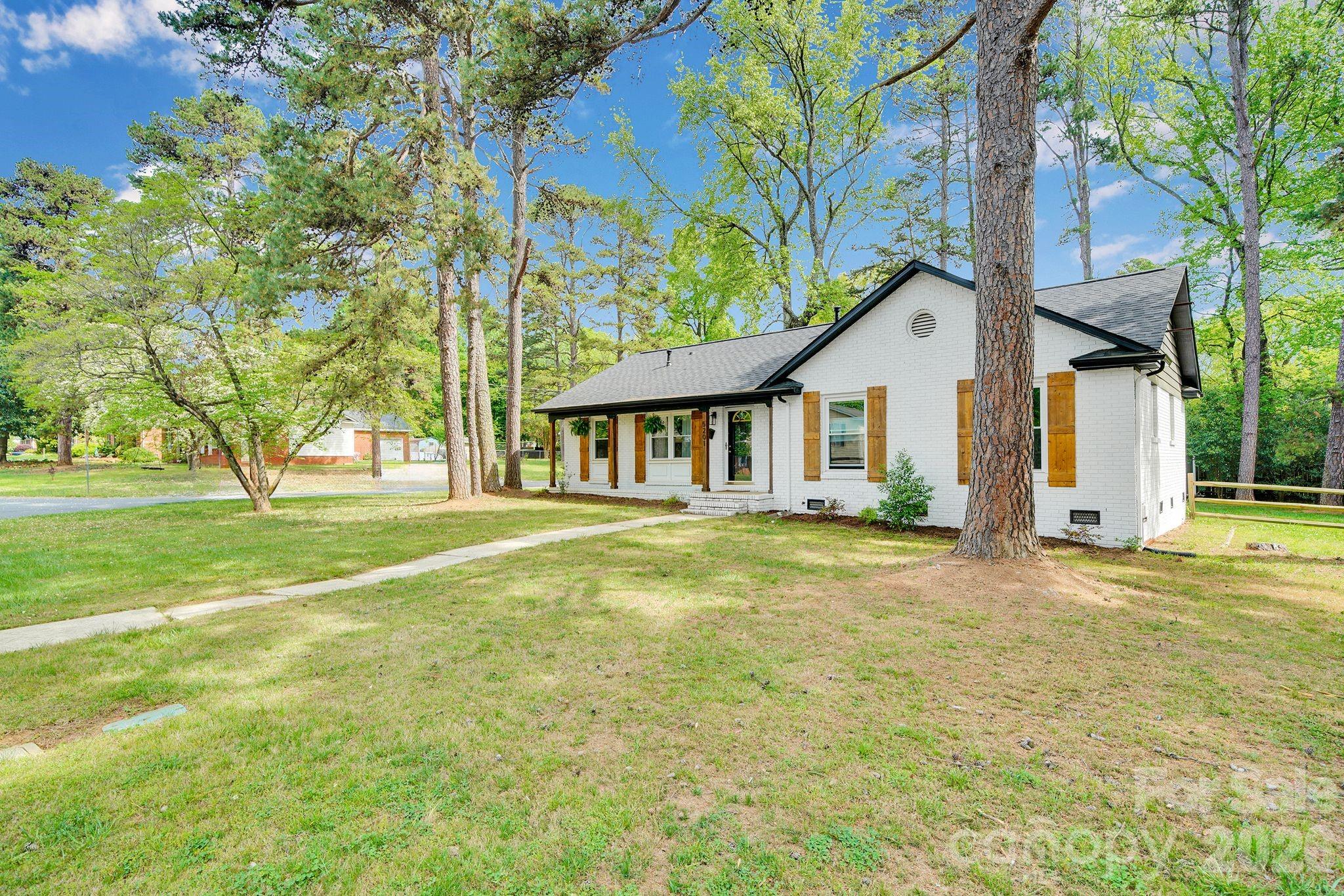 5201 Amity Place Property Photo 2