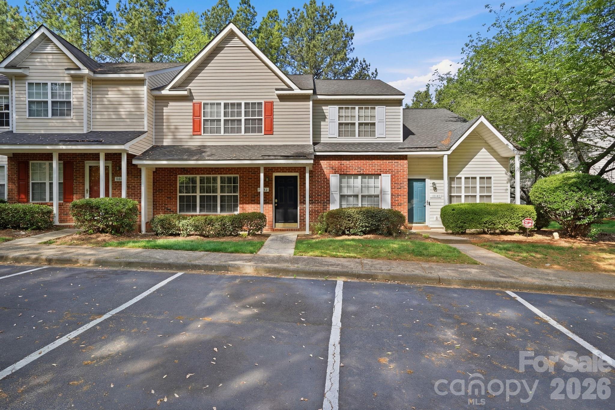 10142 Forest Landing Drive Property Photo 1