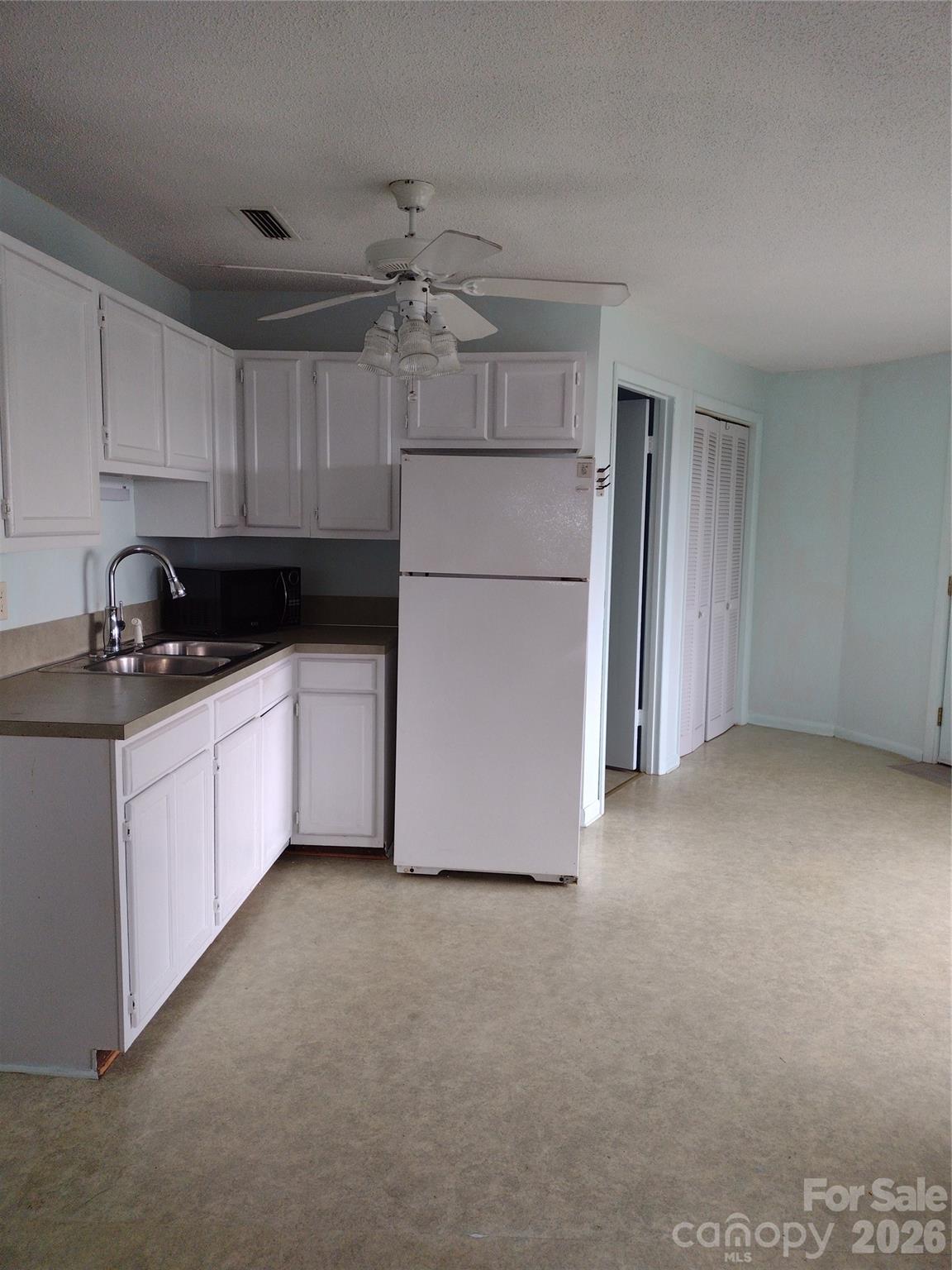 500 Steel Bridge Loop Property Photo 14