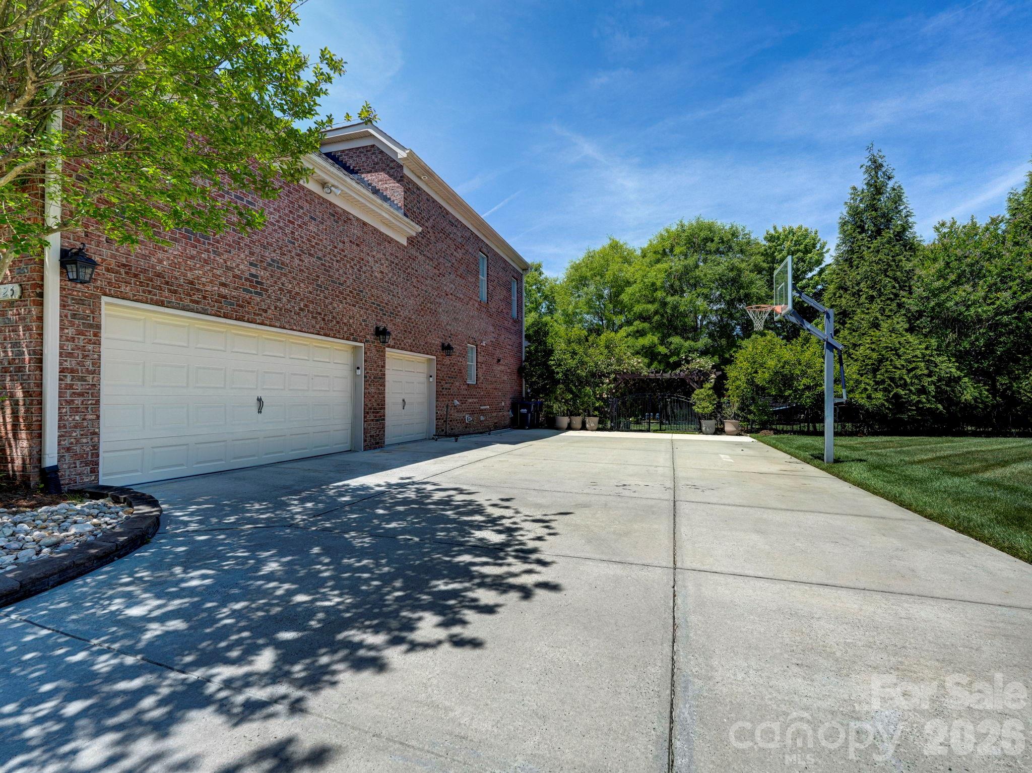 725 Wild Berry Court Property Photo 3