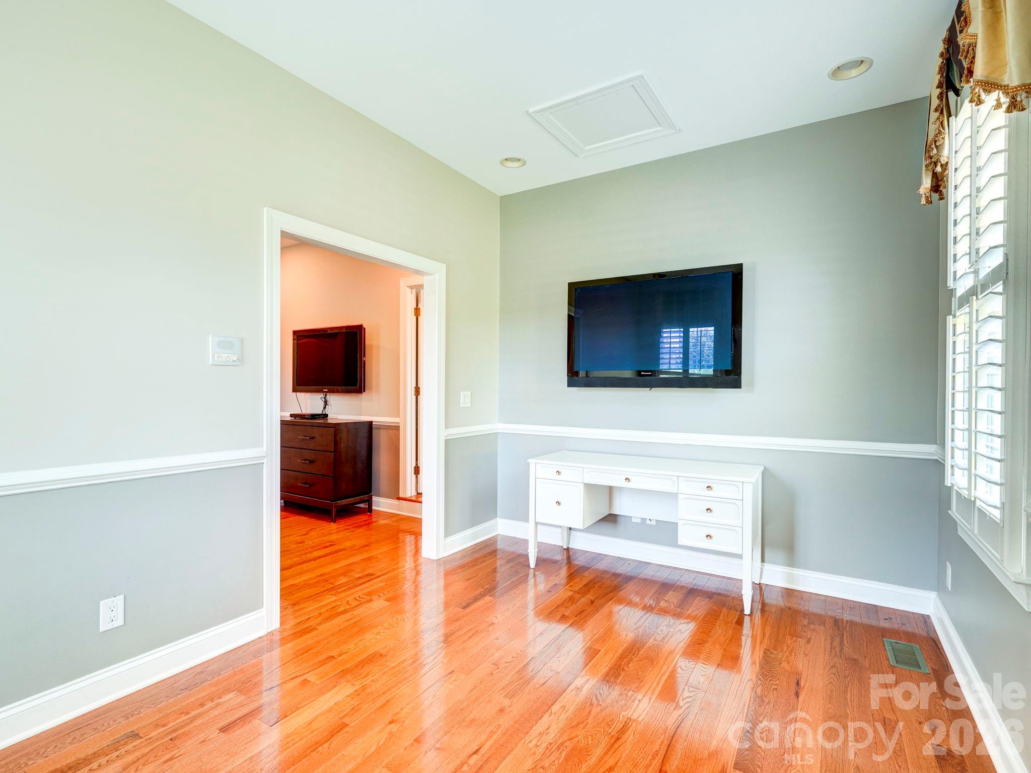 725 Wild Berry Court Property Photo 13