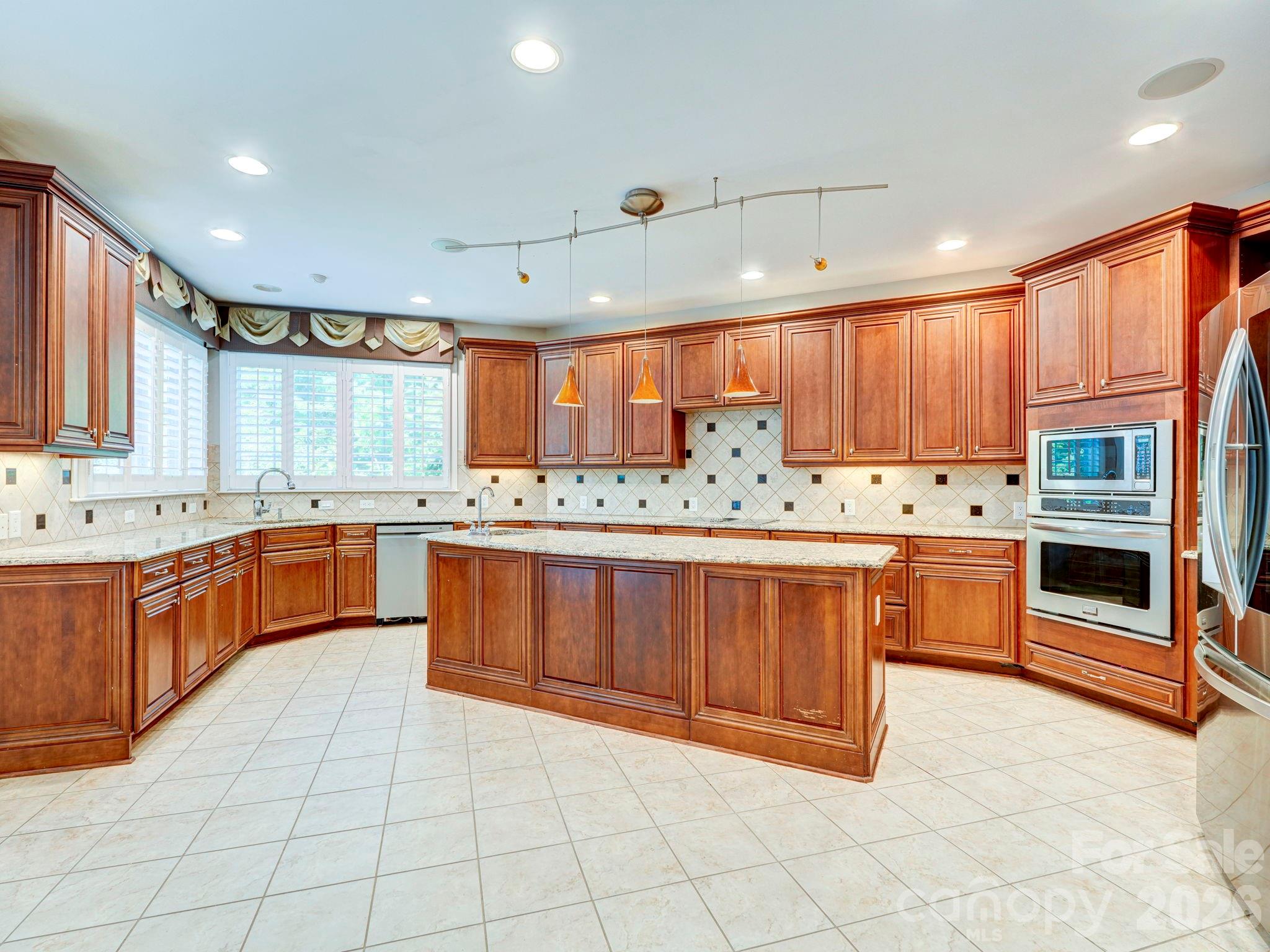 725 Wild Berry Court Property Photo 24