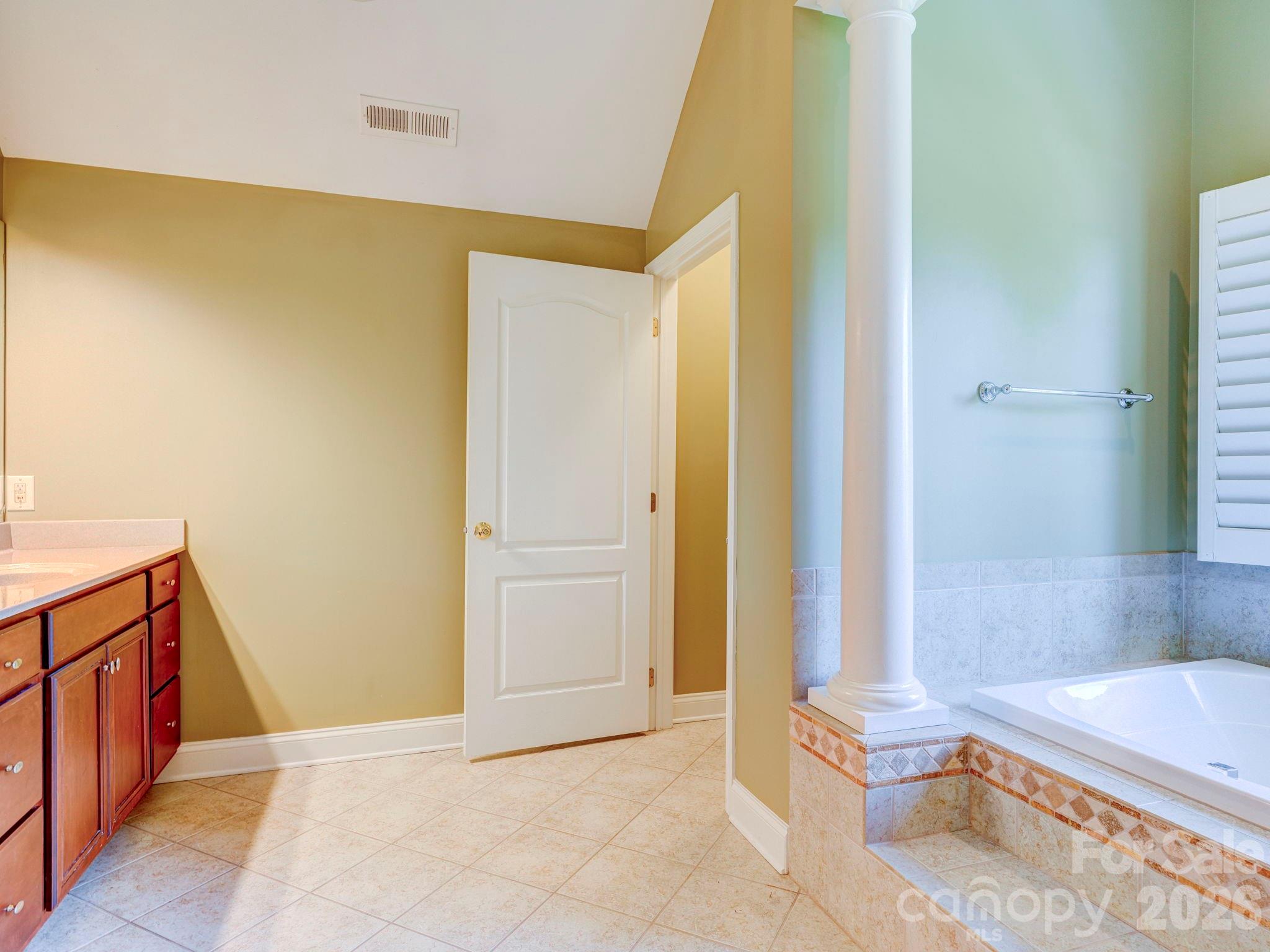 725 Wild Berry Court Property Photo 33