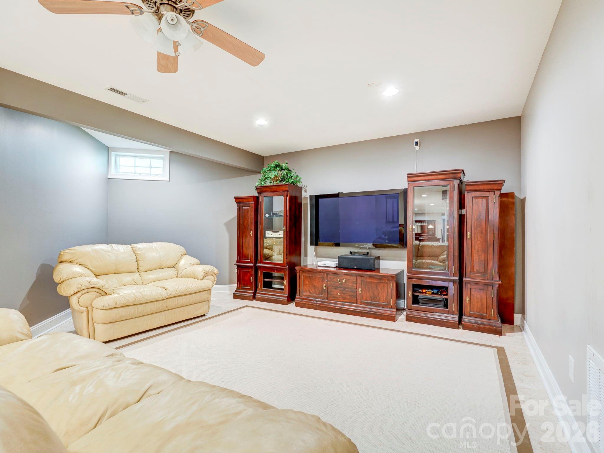 725 Wild Berry Court Property Photo 39