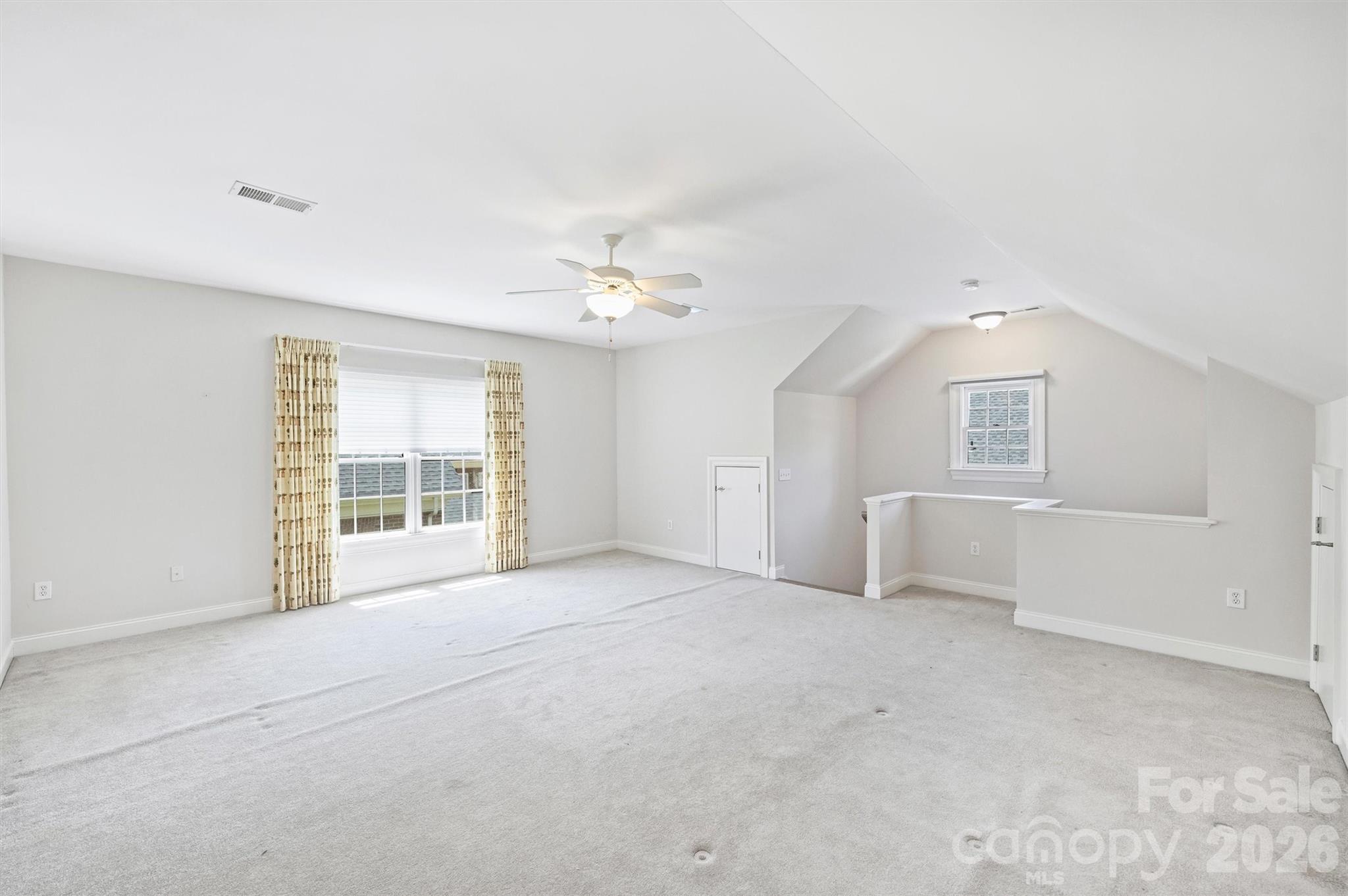 1115 S Kings Drive Property Photo 30