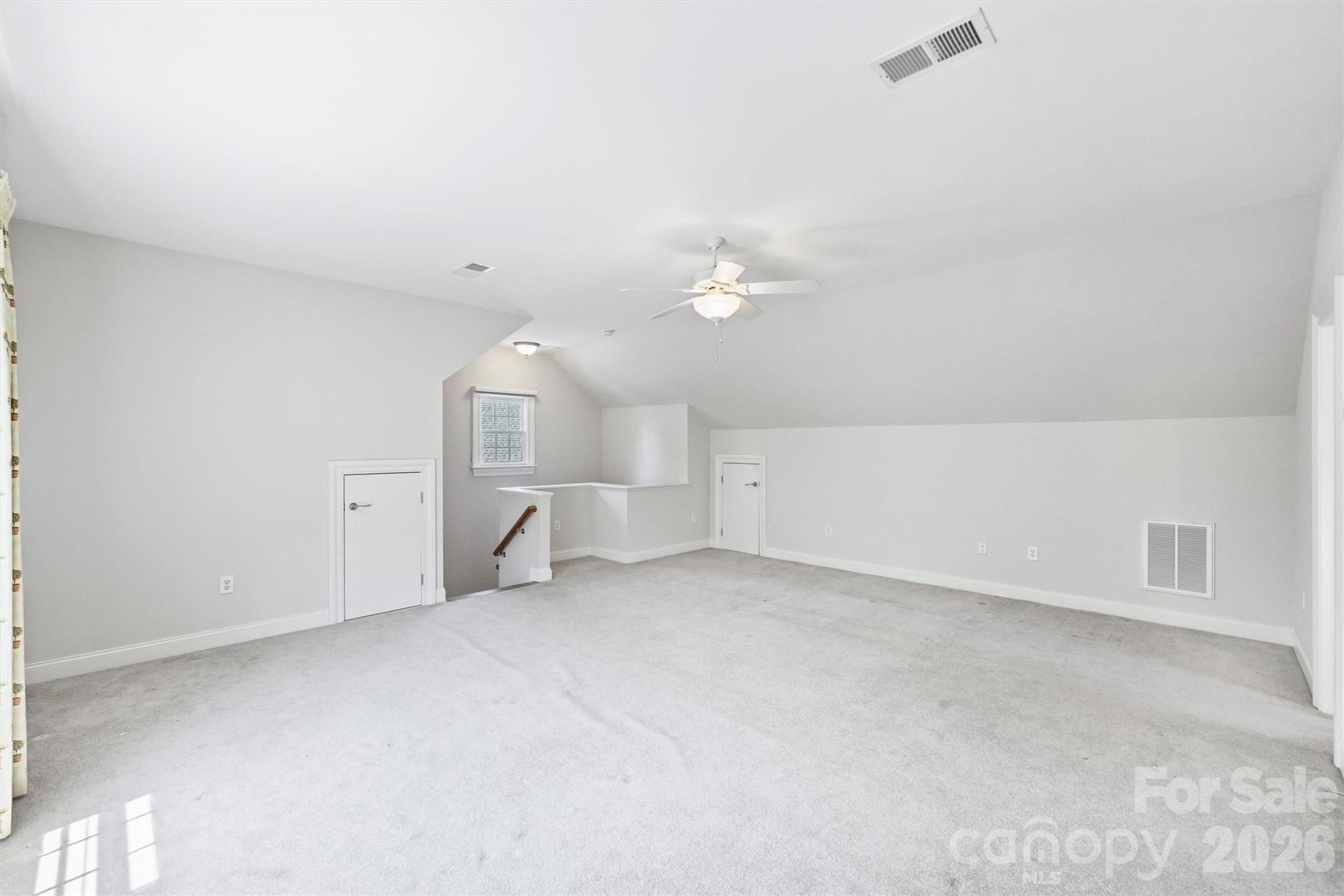 1115 S Kings Drive Property Photo 31