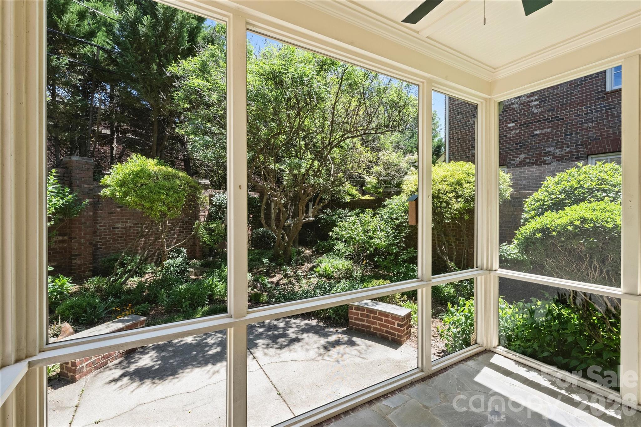 1115 S Kings Drive Property Photo 35
