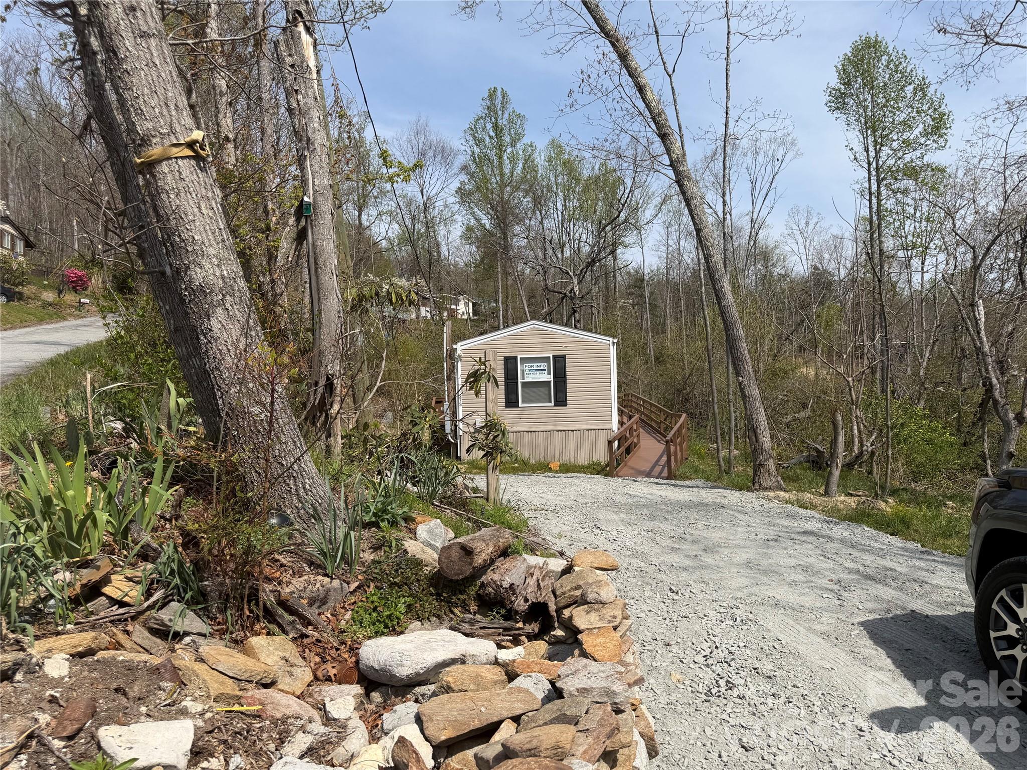 273 Mcmillan Drive Property Photo 2