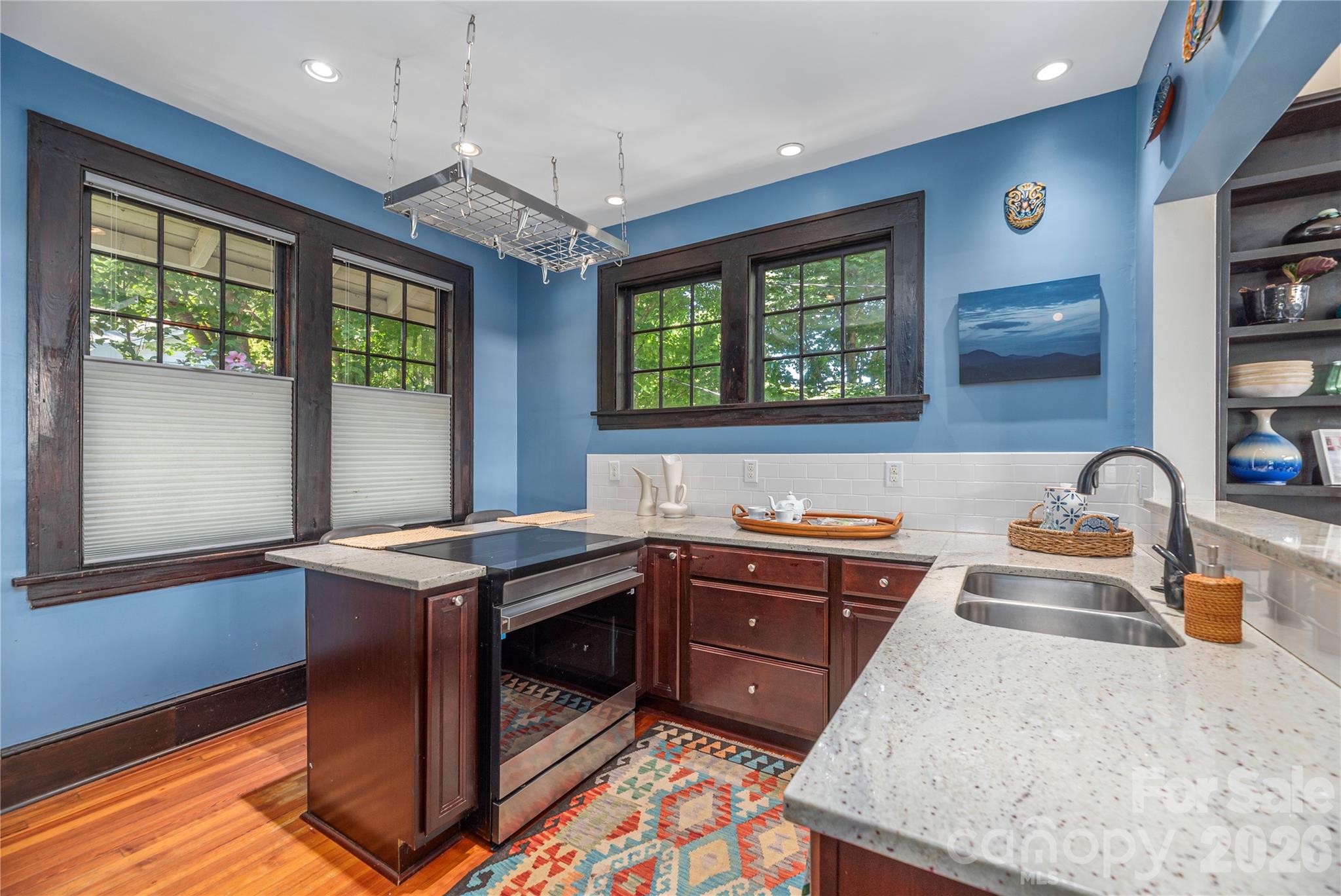 302 Hillside Street Property Photo 18