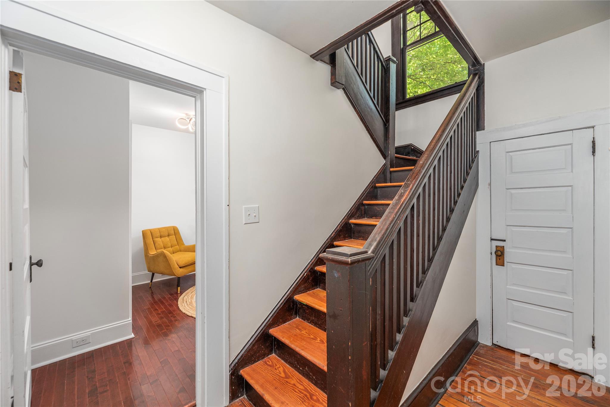 302 Hillside Street Property Photo 23