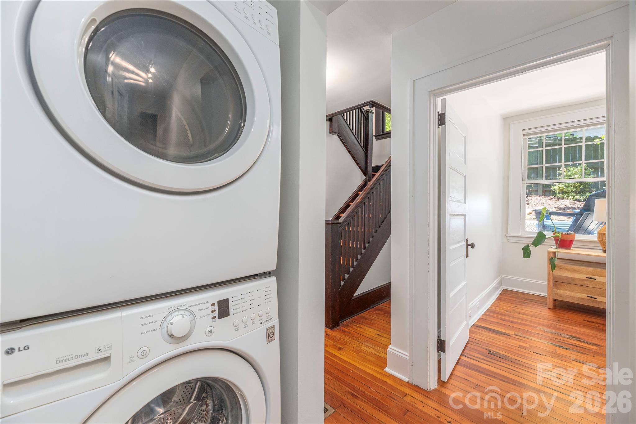 302 Hillside Street Property Photo 24
