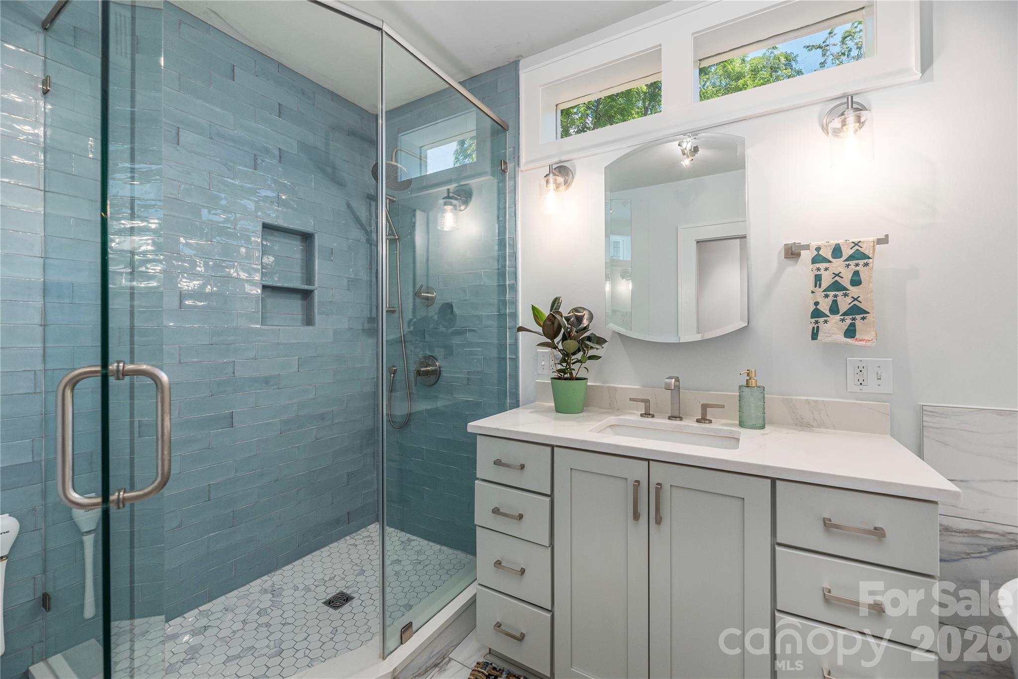 302 Hillside Street Property Photo 28