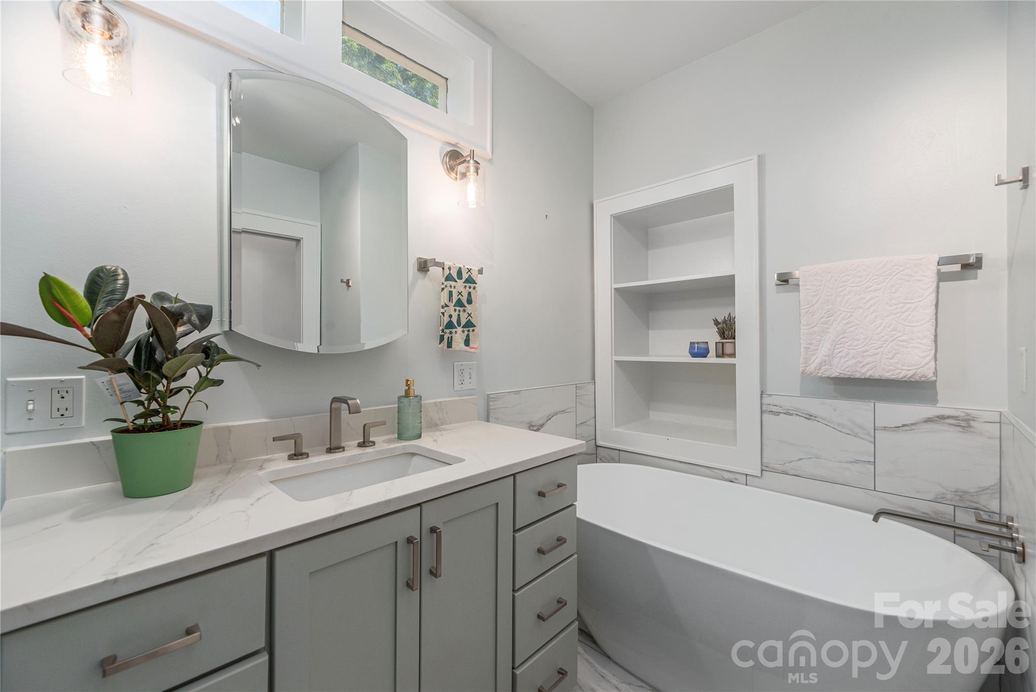 302 Hillside Street Property Photo 29