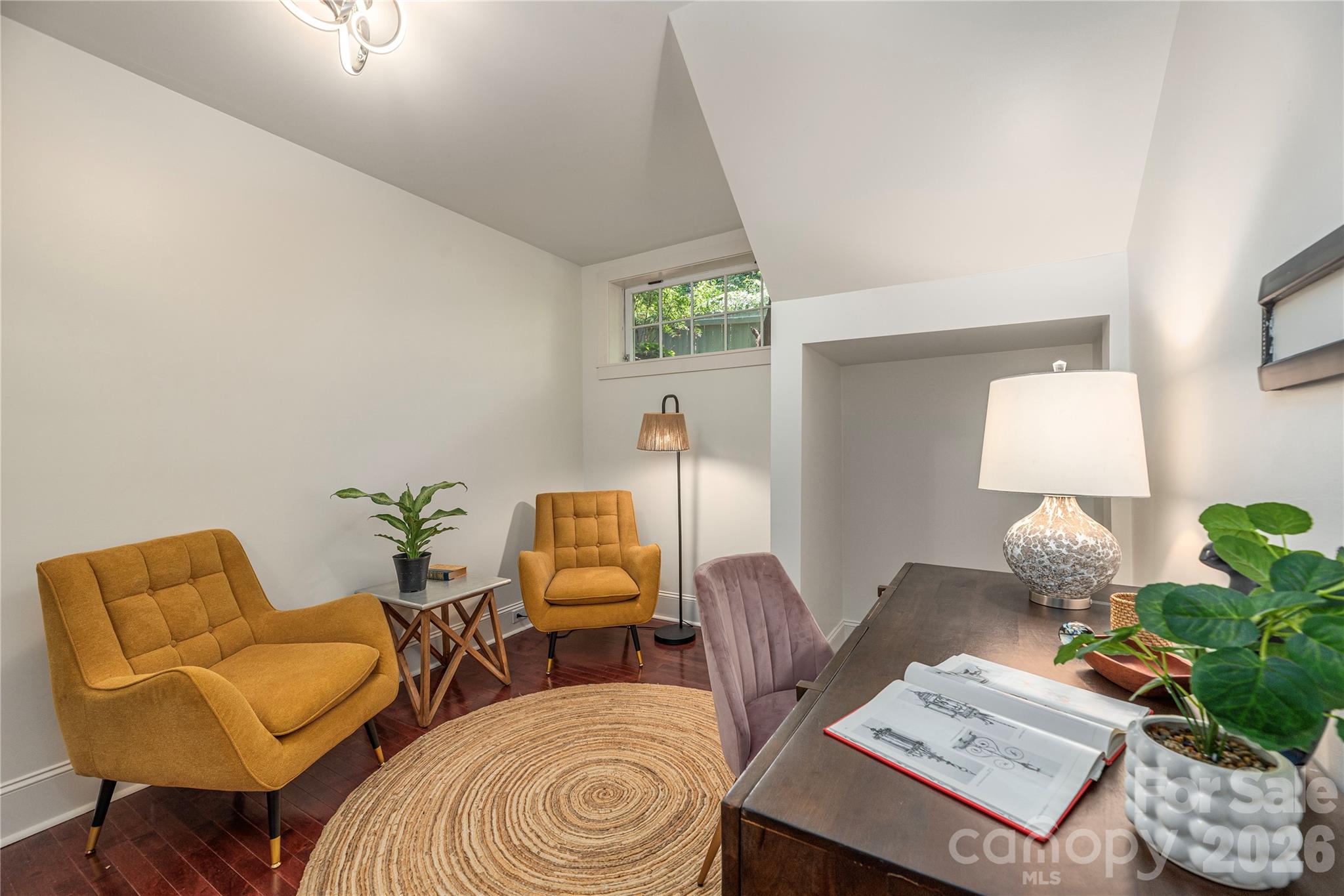 302 Hillside Street Property Photo 31