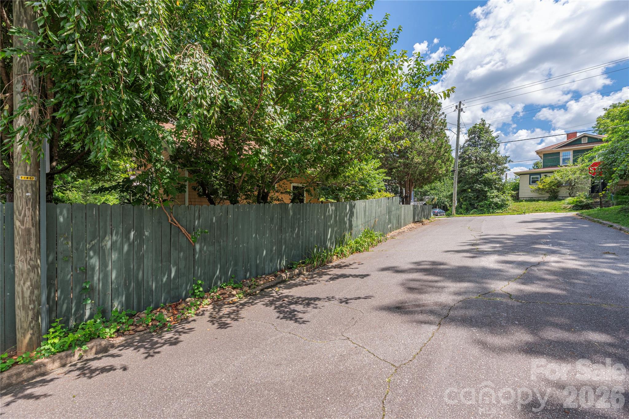 302 Hillside Street Property Photo 37