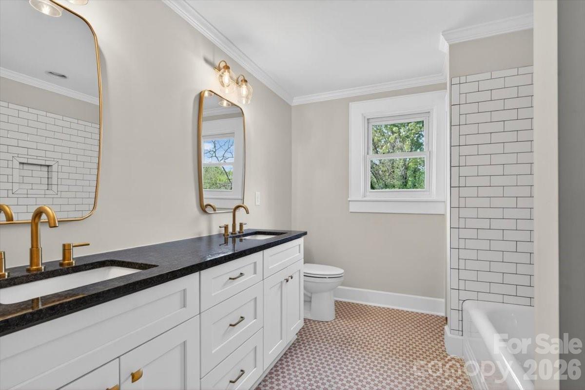 504 S Franklin Street Property Photo 23