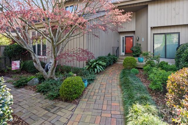 5120 Dunes Court Property Photo 1