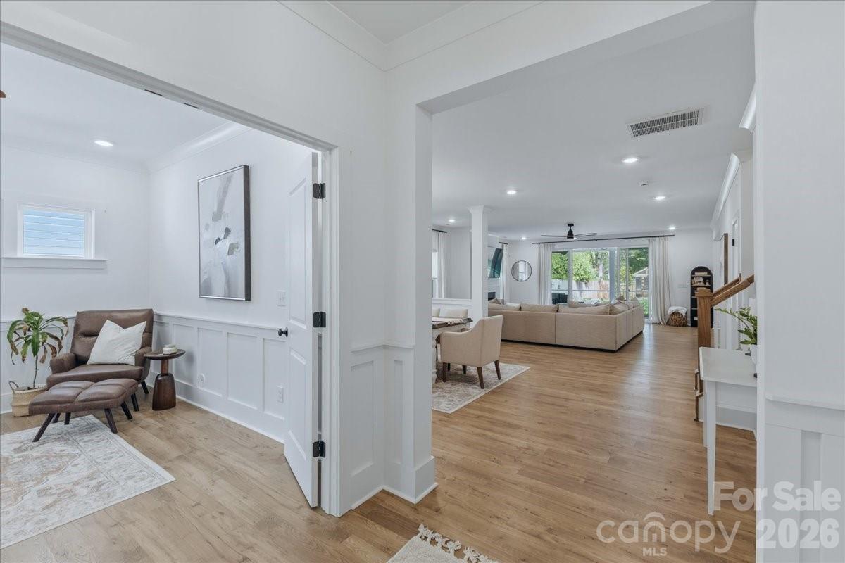 2904 Clemson Avenue Property Photo 3