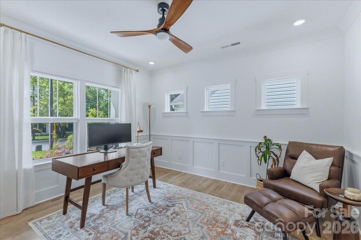 2904 Clemson Avenue Property Photo 4