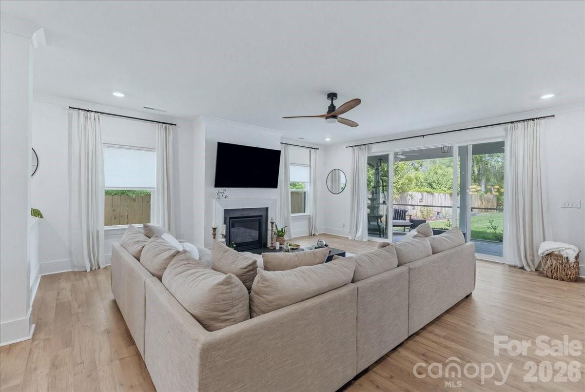 2904 Clemson Avenue Property Photo 7