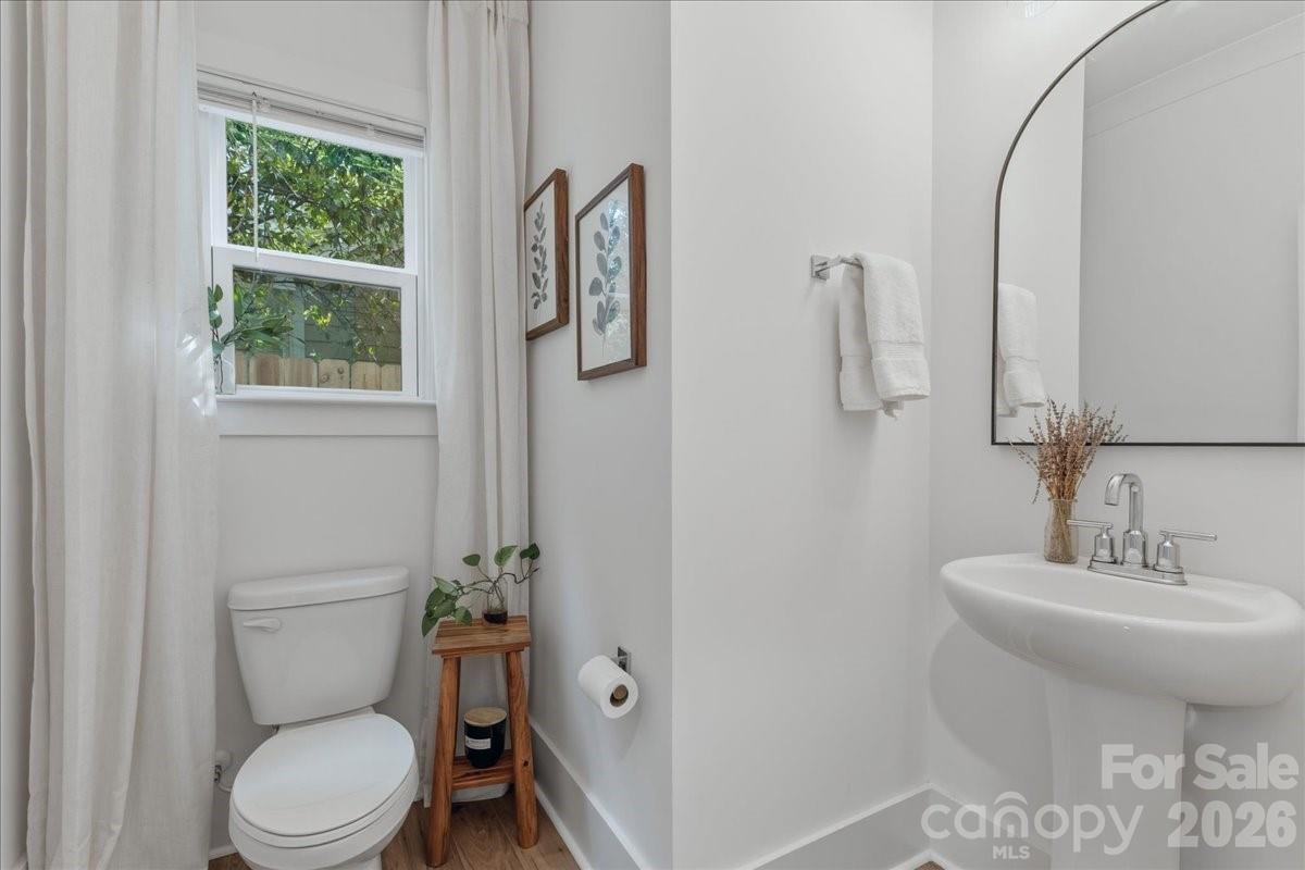 2904 Clemson Avenue Property Photo 17