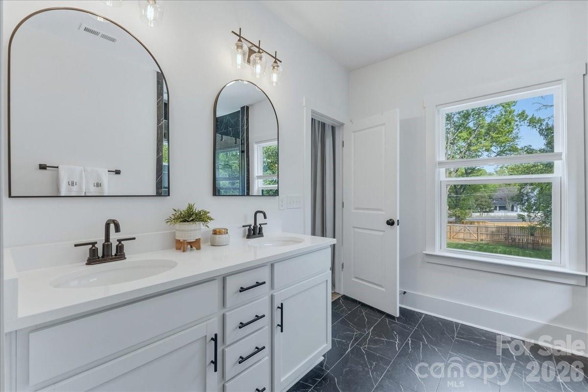 2904 Clemson Avenue Property Photo 25