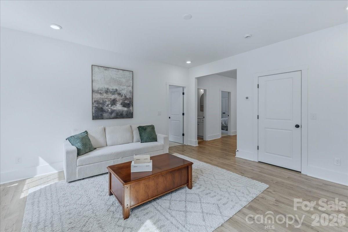 2904 Clemson Avenue Property Photo 36