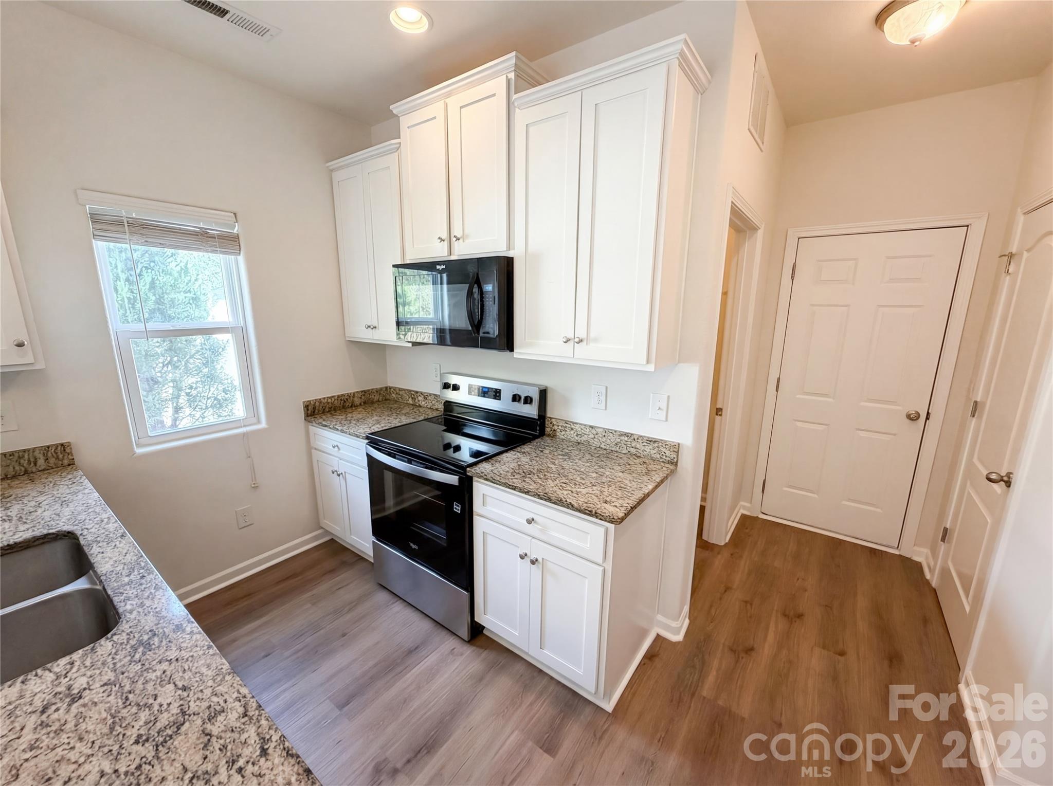 8321 Candlenut Lane Property Photo 12