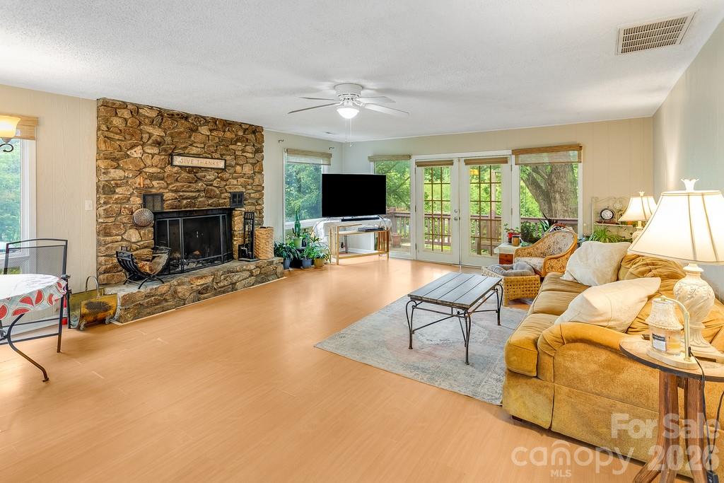 3 Odie Lane Property Photo 7