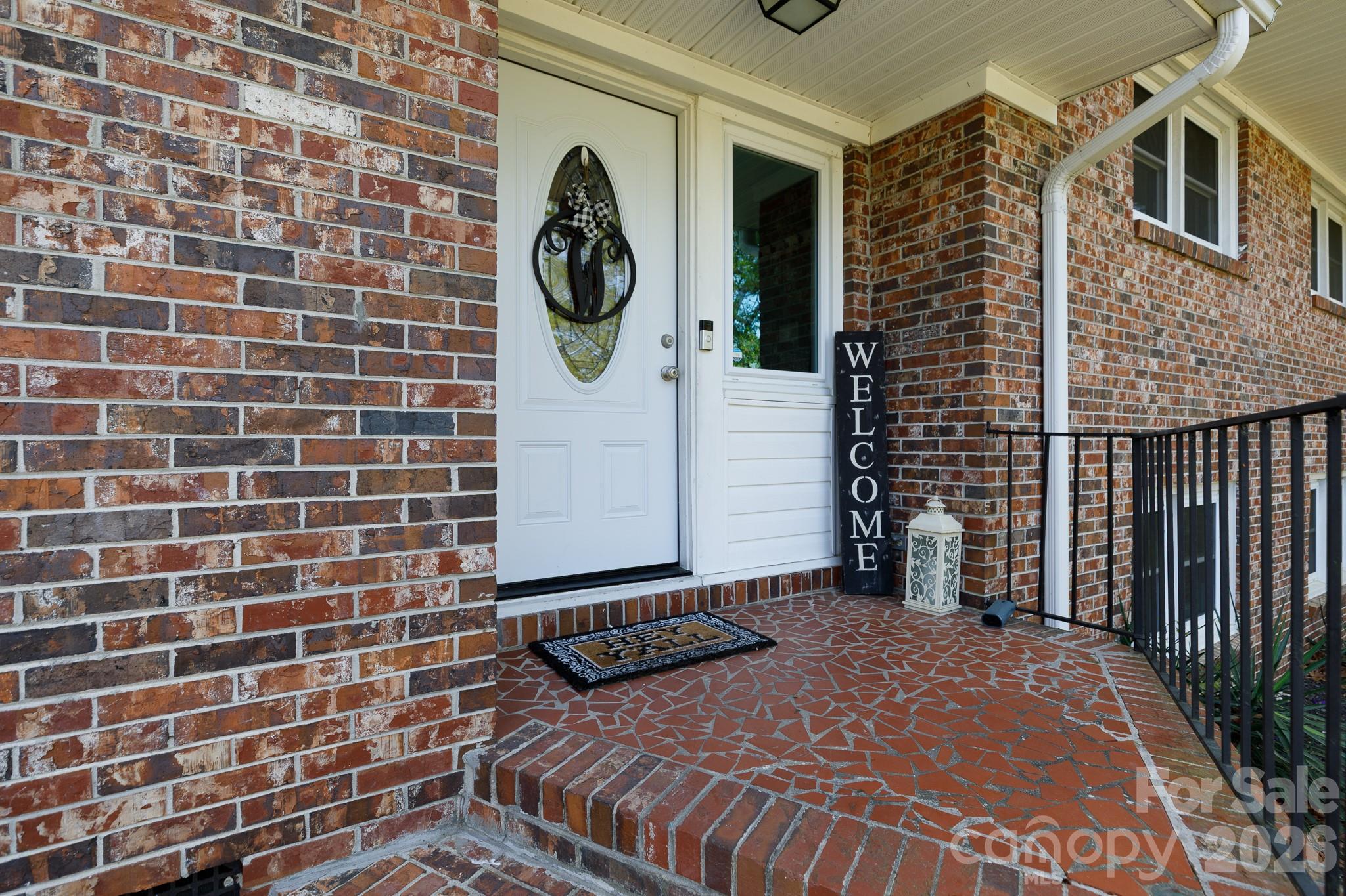 122 Crestwood Drive Property Photo 3