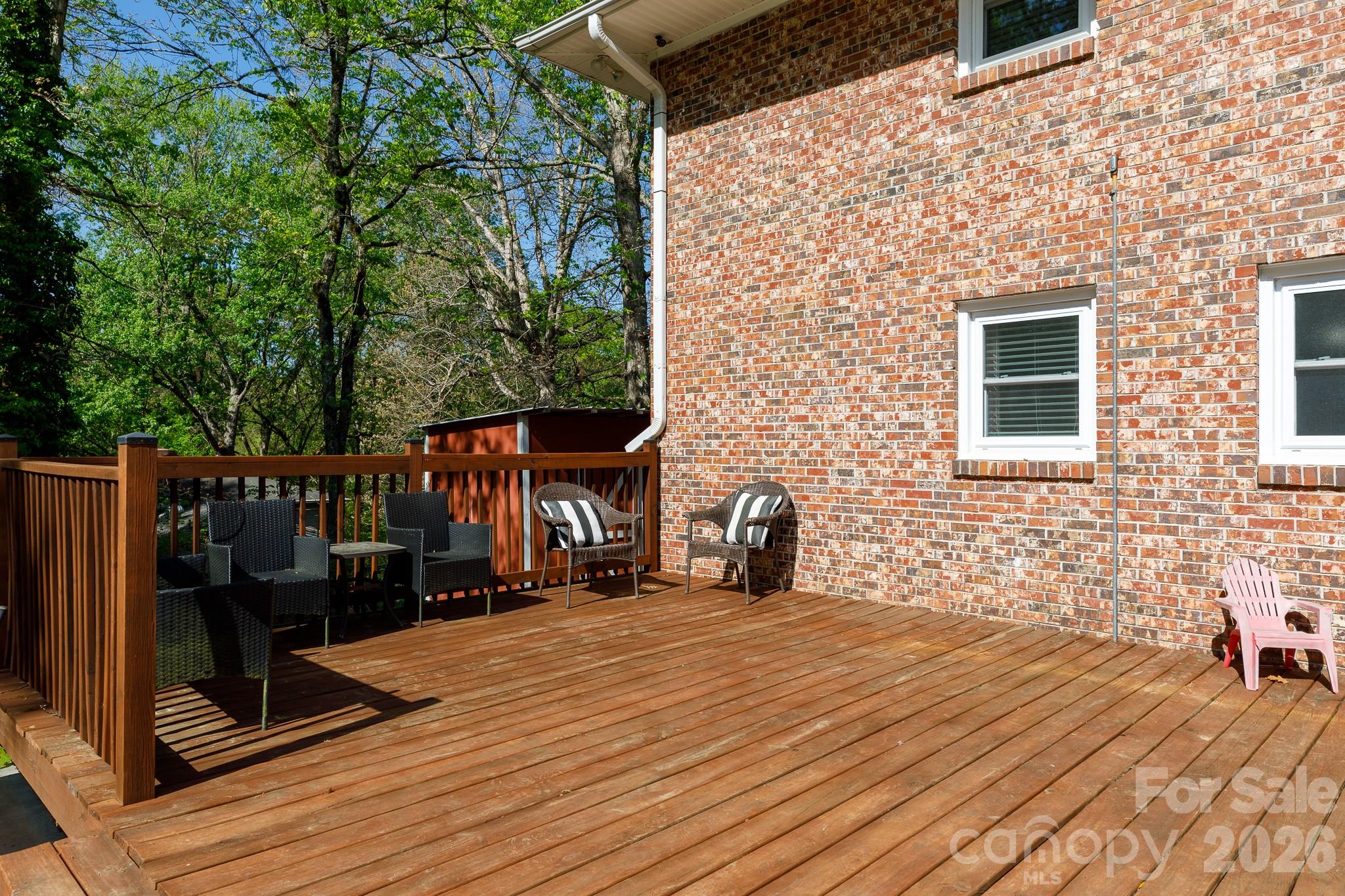 122 Crestwood Drive Property Photo 43