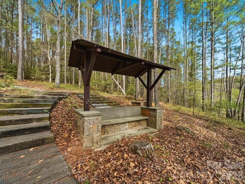 6074 Plantation Pointe Drive Property Photo 3