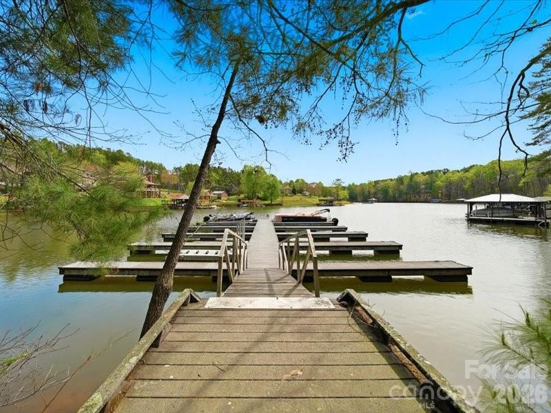 6074 Plantation Pointe Drive Property Photo 4