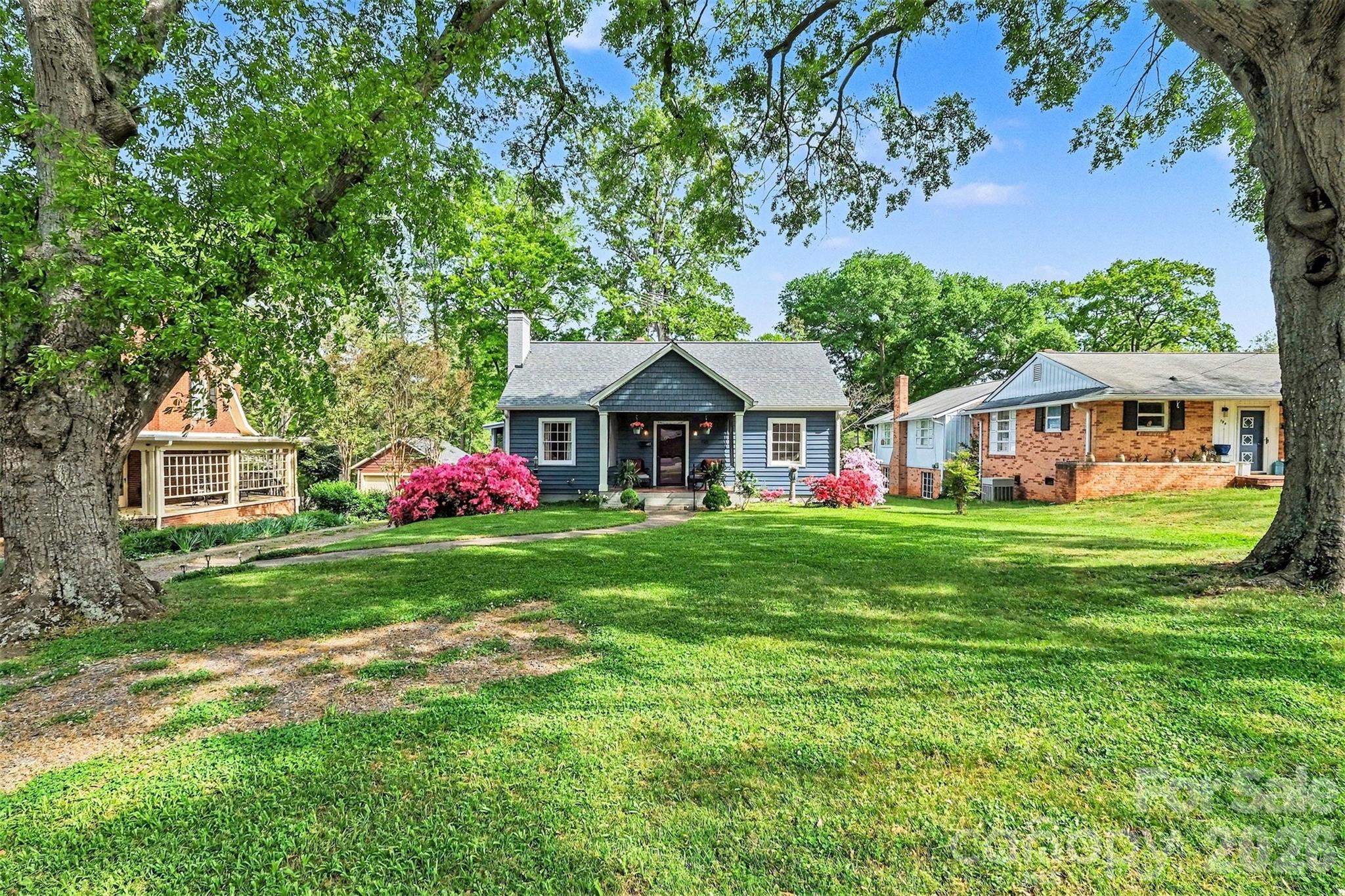 720 W Sumter Street Property Photo 3
