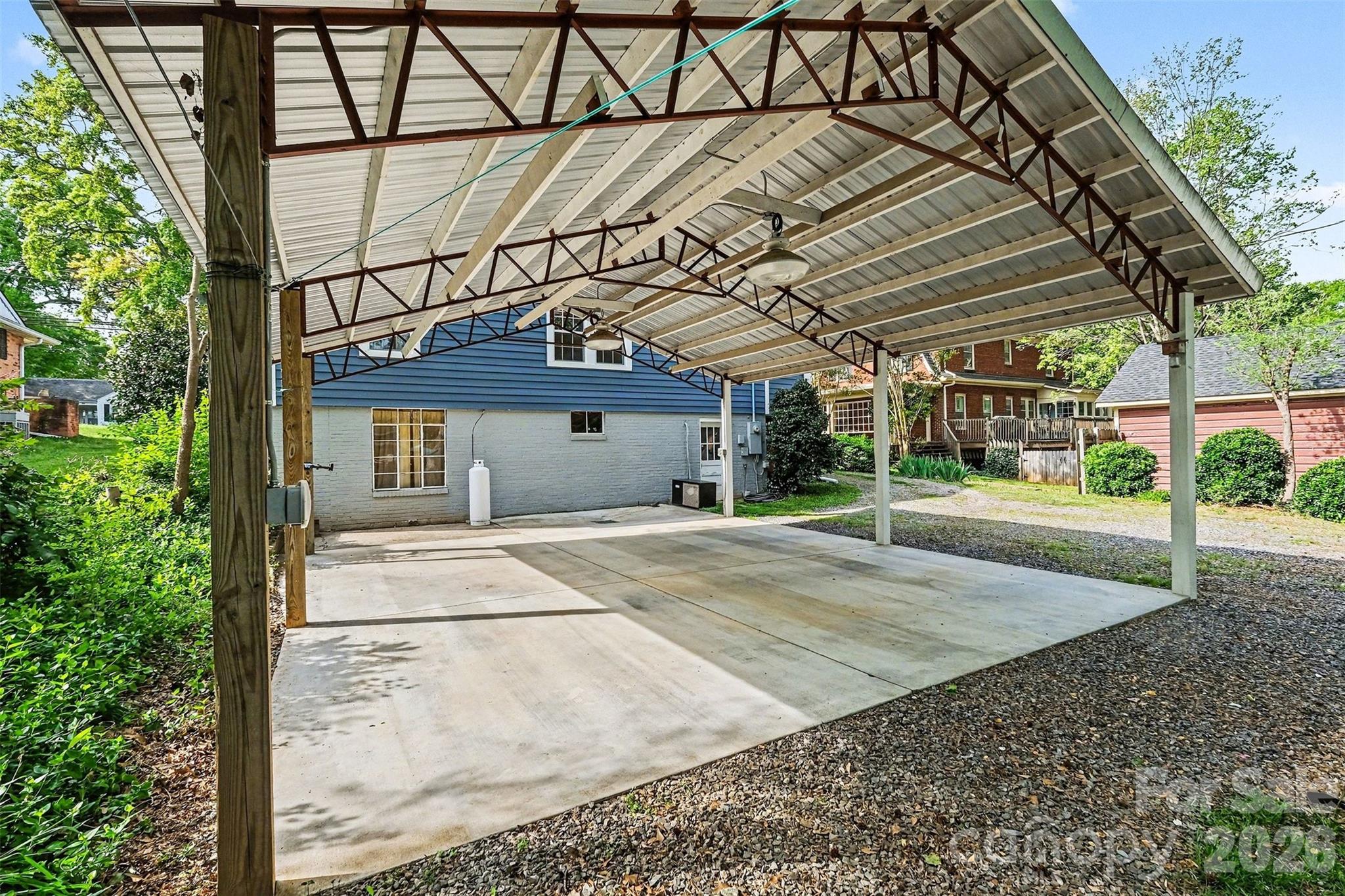 720 W Sumter Street Property Photo 25