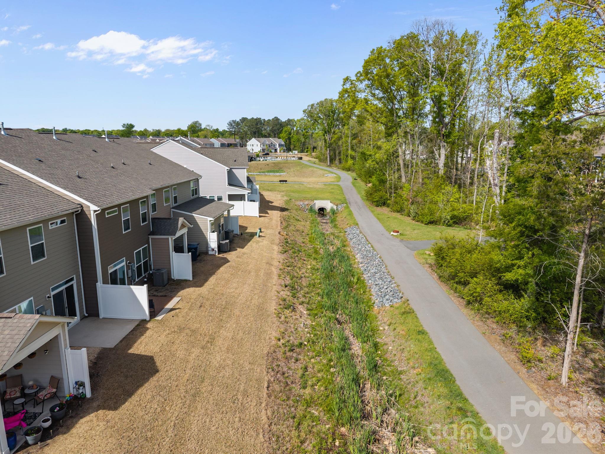 3950 Rothwood Lane Property Photo 6