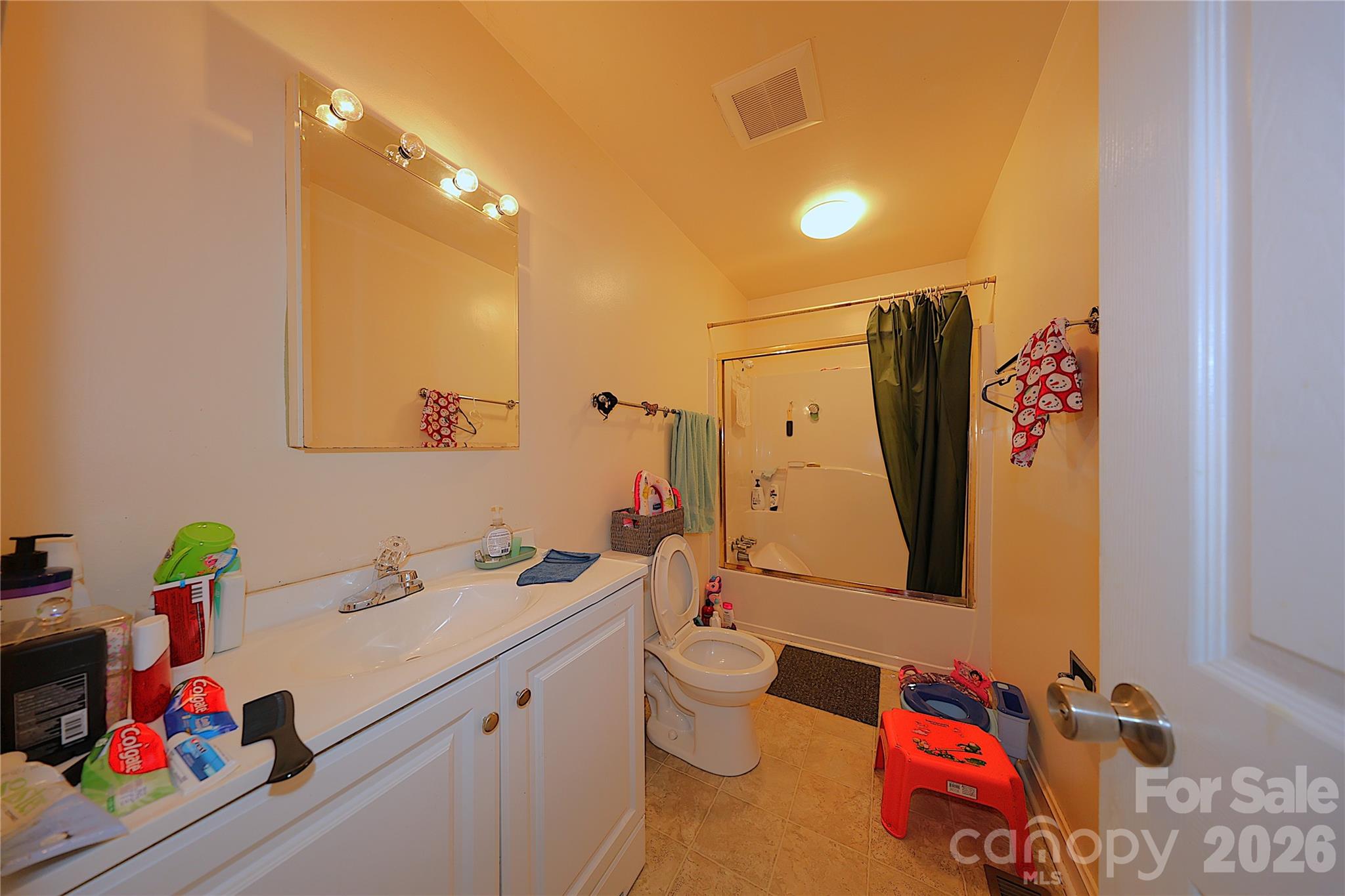 104 Pinetree Drive Property Photo 4