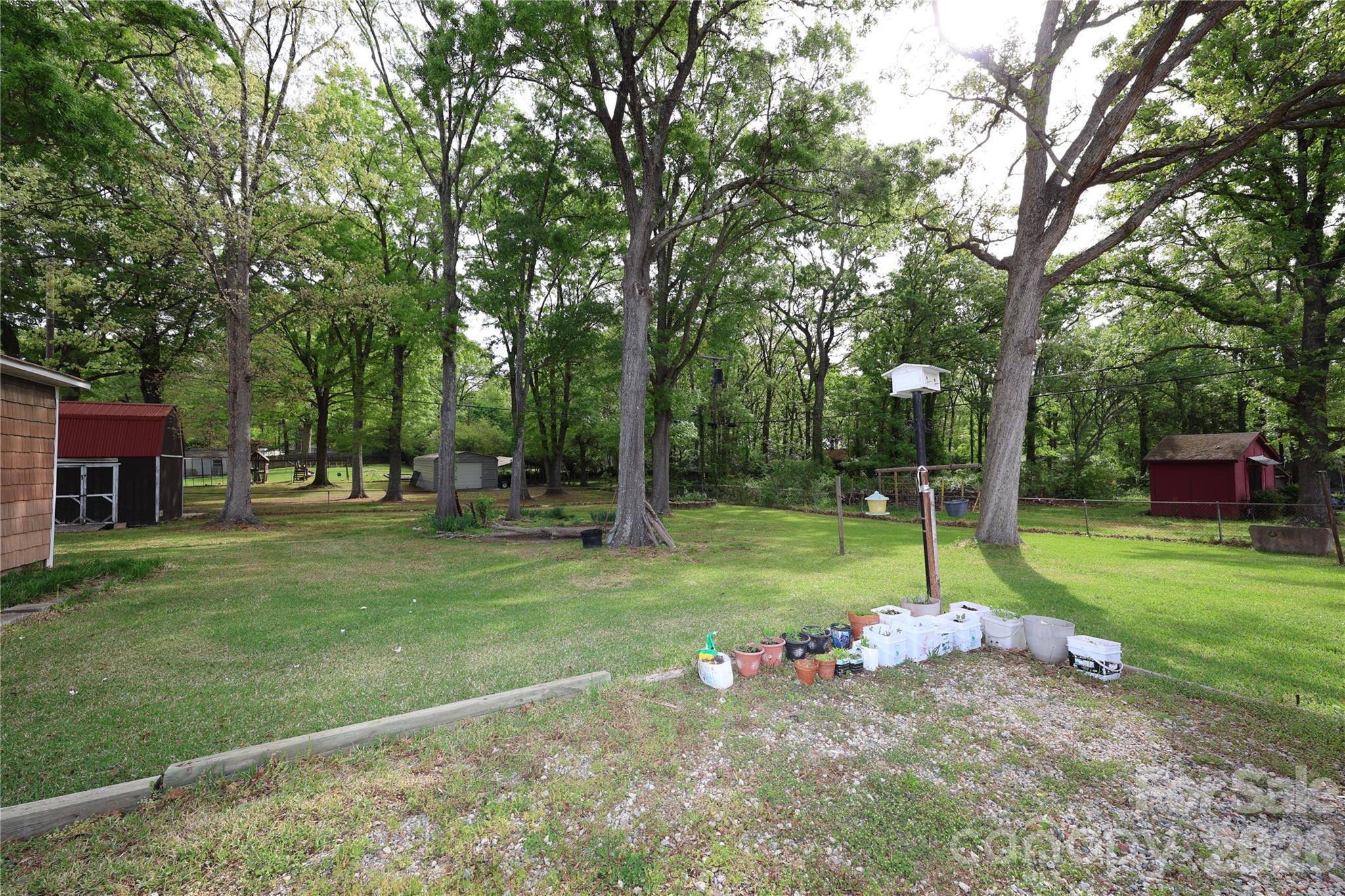 104 Pinetree Drive Property Photo 6