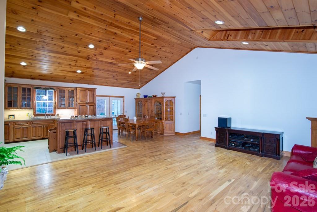 241 Crocus Lane Property Photo 3