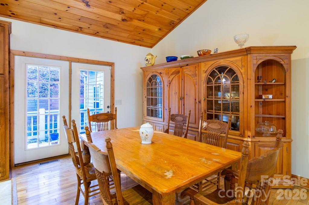 241 Crocus Lane Property Photo 4