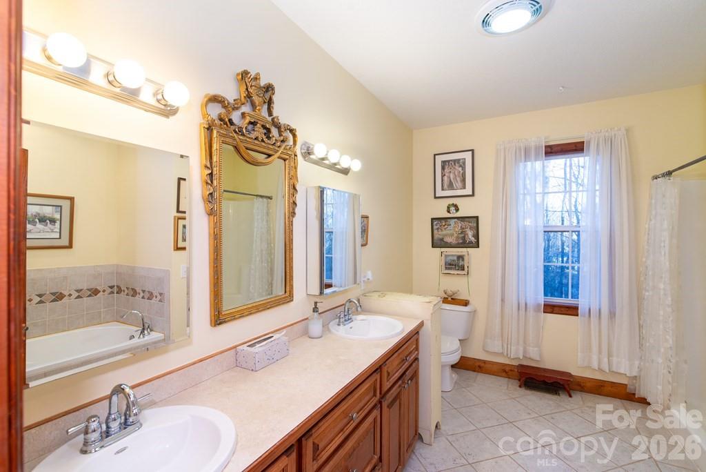 241 Crocus Lane Property Photo 12